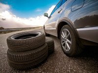 Pneus neufs à l’avant ou à l’arrière ?