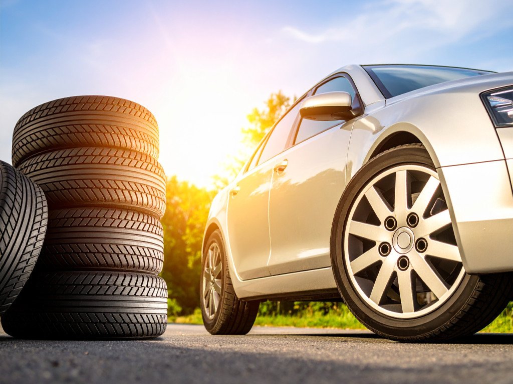 Est-ce que je peux rouler avec 2 pneus différents ?