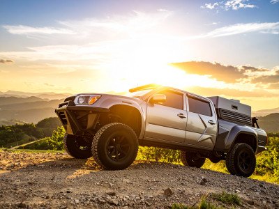 Pneus SUV ou 4x4 : Comment bien choisir selon l’usage et le terrain ?